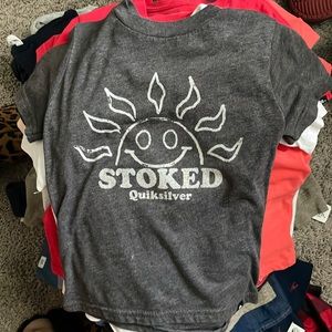 Boys quiksilver tshirt 4t